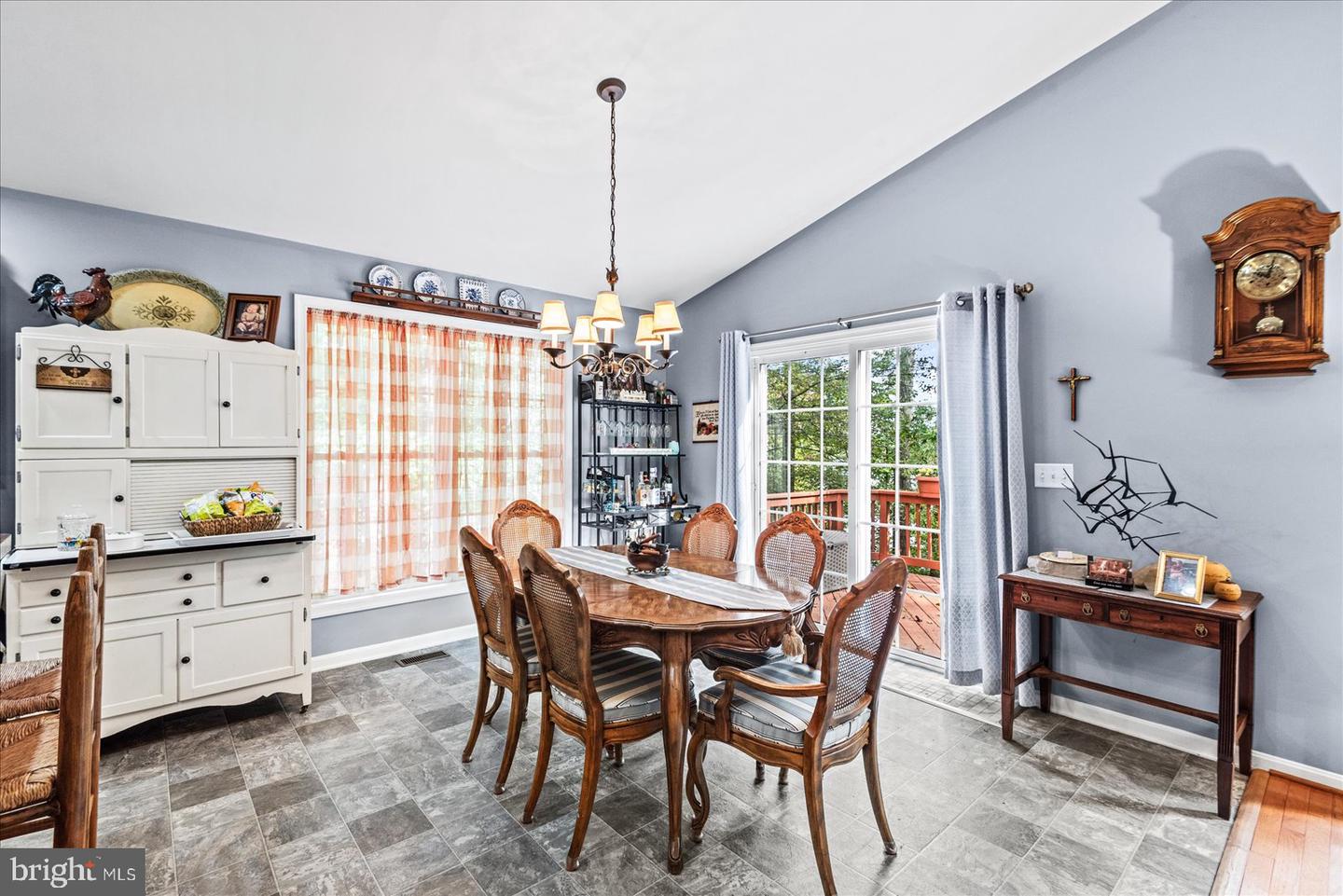 686 LAKE CAROLINE DR, RUTHER GLEN, Virginia 22546, 3 Bedrooms Bedrooms, ,3 BathroomsBathrooms,Residential,For sale,686 LAKE CAROLINE DR,VACV2008950 MLS # VACV2008950