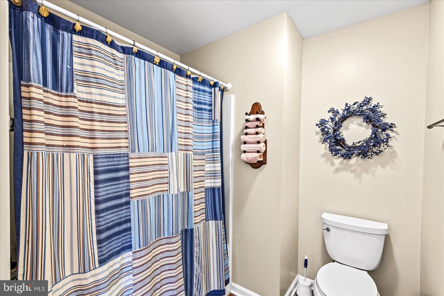 686 LAKE CAROLINE DR, RUTHER GLEN, Virginia 22546, 3 Bedrooms Bedrooms, ,3 BathroomsBathrooms,Residential,For sale,686 LAKE CAROLINE DR,VACV2008950 MLS # VACV2008950