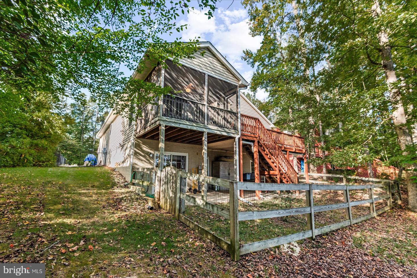 686 LAKE CAROLINE DR, RUTHER GLEN, Virginia 22546, 3 Bedrooms Bedrooms, ,3 BathroomsBathrooms,Residential,For sale,686 LAKE CAROLINE DR,VACV2008950 MLS # VACV2008950