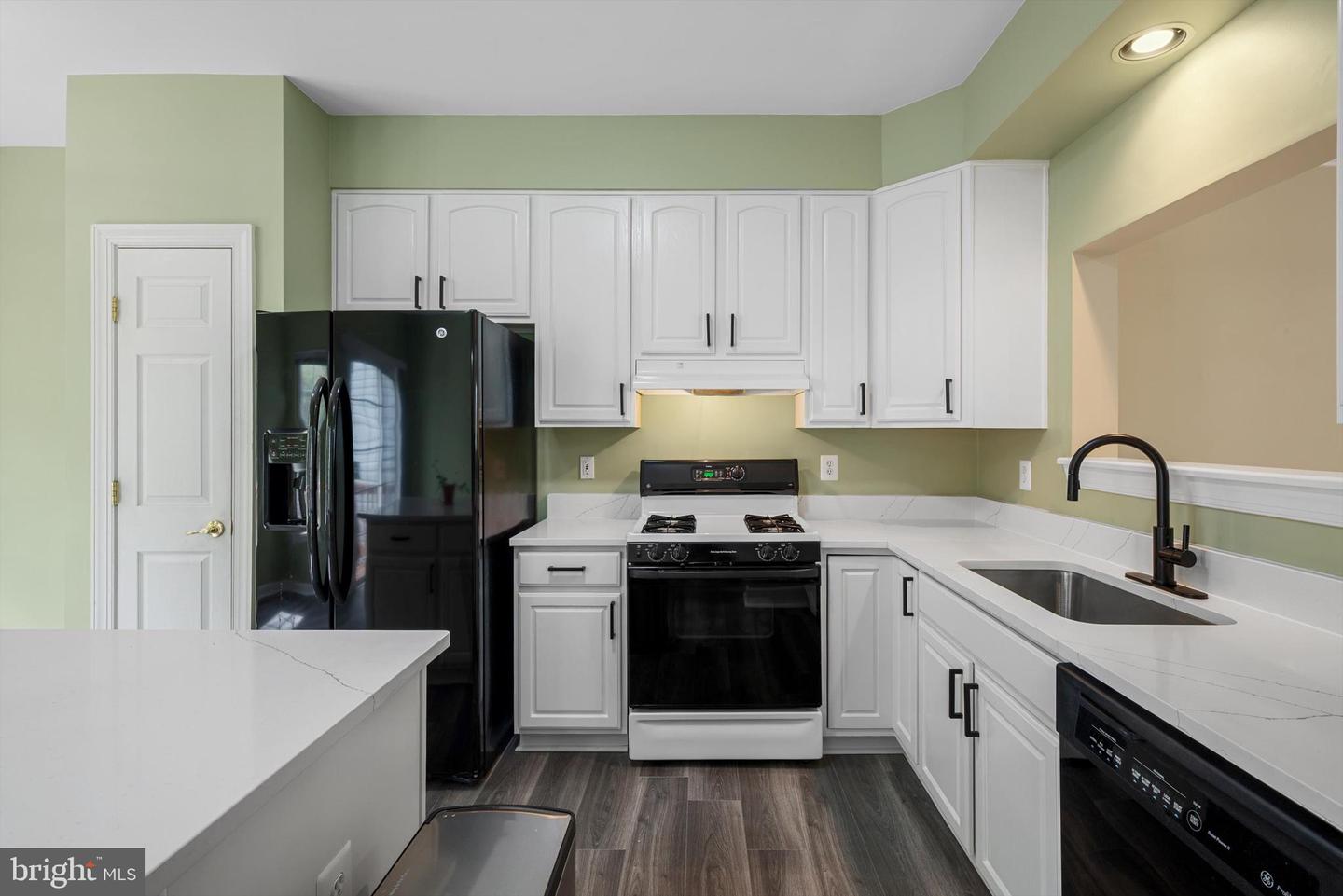 14216 MADRIGAL DR, WOODBRIDGE, Virginia 22193, 3 Bedrooms Bedrooms, ,2 BathroomsBathrooms,Residential,For sale,14216 MADRIGAL DR,VAPW2105678 MLS # VAPW2105678