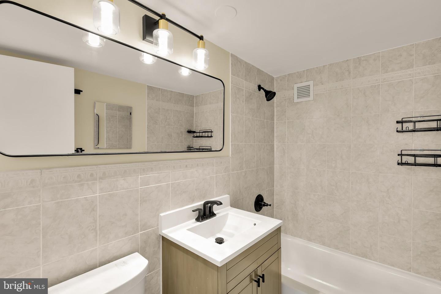 2401 H ST NW #904, WASHINGTON, District Of Columbia 20037, 2 Bedrooms Bedrooms, ,1 BathroomBathrooms,Residential,For sale,2401 H ST NW #904,DCDC2226806 MLS # DCDC2226806
