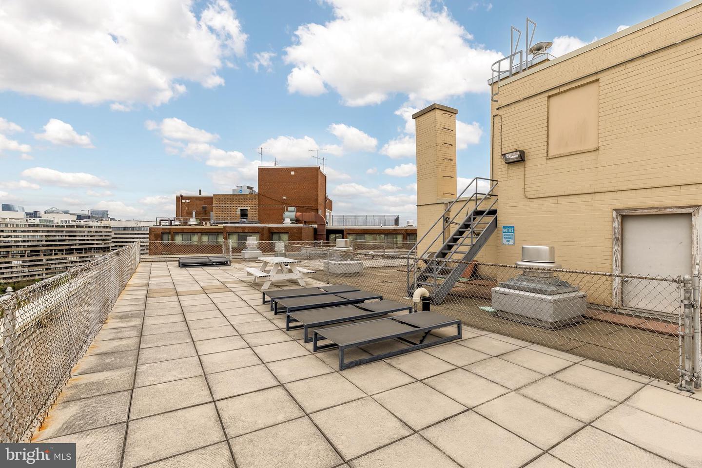 2401 H ST NW #904, WASHINGTON, District Of Columbia 20037, 2 Bedrooms Bedrooms, ,1 BathroomBathrooms,Residential,For sale,2401 H ST NW #904,DCDC2226806 MLS # DCDC2226806
