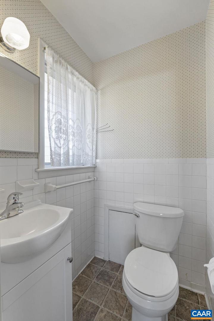 2208 DOMINION DR, CHARLOTTESVILLE, Virginia 22901, 4 Bedrooms Bedrooms, ,1 BathroomBathrooms,Residential,For sale,2208 DOMINION DR,669984 MLS # 669984