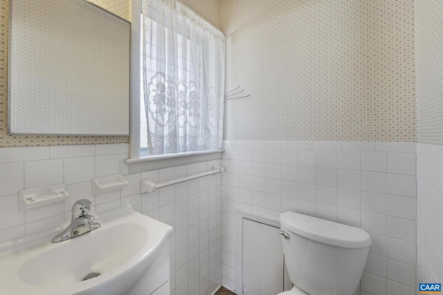 2208 DOMINION DR, CHARLOTTESVILLE, Virginia 22901, 4 Bedrooms Bedrooms, ,1 BathroomBathrooms,Residential,For sale,2208 DOMINION DR,669984 MLS # 669984