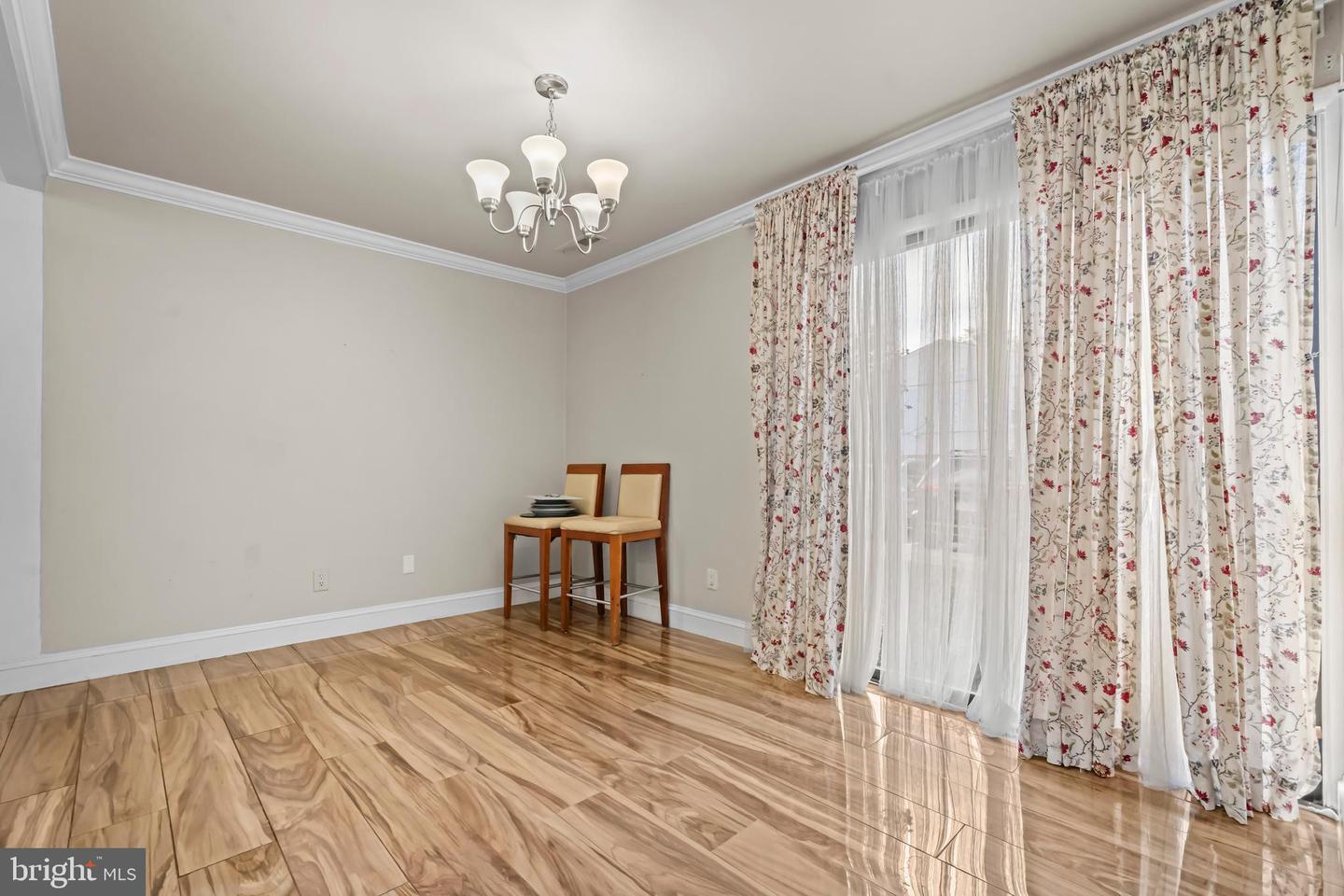 6344 ROCKSHIRE ST, ALEXANDRIA, Virginia 22315, 3 Bedrooms Bedrooms, 9 Rooms Rooms,2 BathroomsBathrooms,Residential,For sale,6344 ROCKSHIRE ST,VAFX2274262 MLS # VAFX2274262