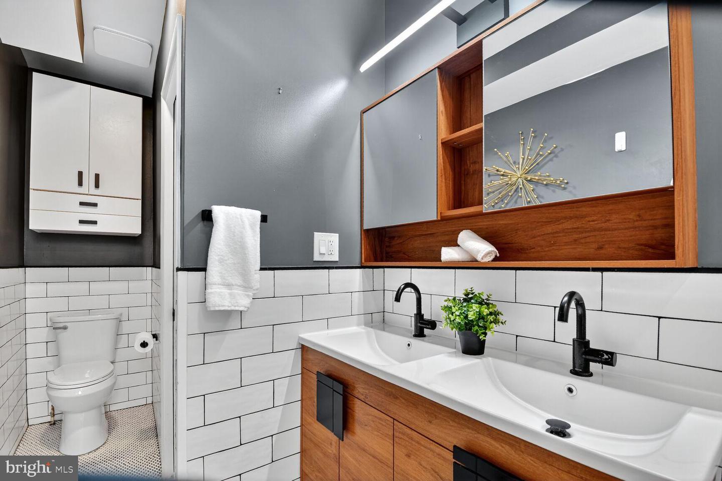 1027 6TH ST NE, WASHINGTON, District Of Columbia 20002, 4 Bedrooms Bedrooms, 6 Rooms Rooms,2 BathroomsBathrooms,Residential,For sale,1027 6TH ST NE,DCDC2227198 MLS # DCDC2227198
