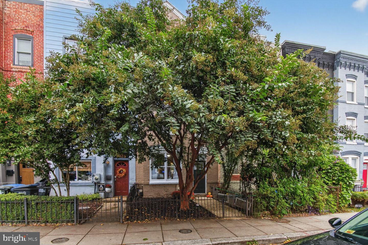 1027 6TH ST NE, WASHINGTON, District Of Columbia 20002, 4 Bedrooms Bedrooms, 6 Rooms Rooms,2 BathroomsBathrooms,Residential,For sale,1027 6TH ST NE,DCDC2227198 MLS # DCDC2227198