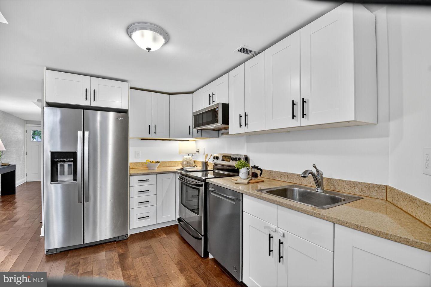 1027 6TH ST NE, WASHINGTON, District Of Columbia 20002, 4 Bedrooms Bedrooms, 6 Rooms Rooms,2 BathroomsBathrooms,Residential,For sale,1027 6TH ST NE,DCDC2227198 MLS # DCDC2227198