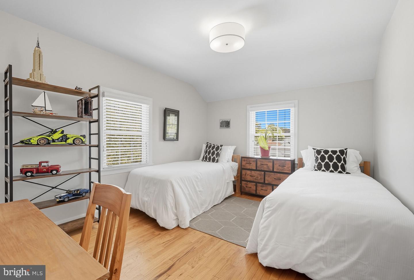6316 26TH ST N, ARLINGTON, Virginia 22207, 3 Bedrooms Bedrooms, ,2 BathroomsBathrooms,Residential,For sale,6316 26TH ST N,VAAR2065010 MLS # VAAR2065010