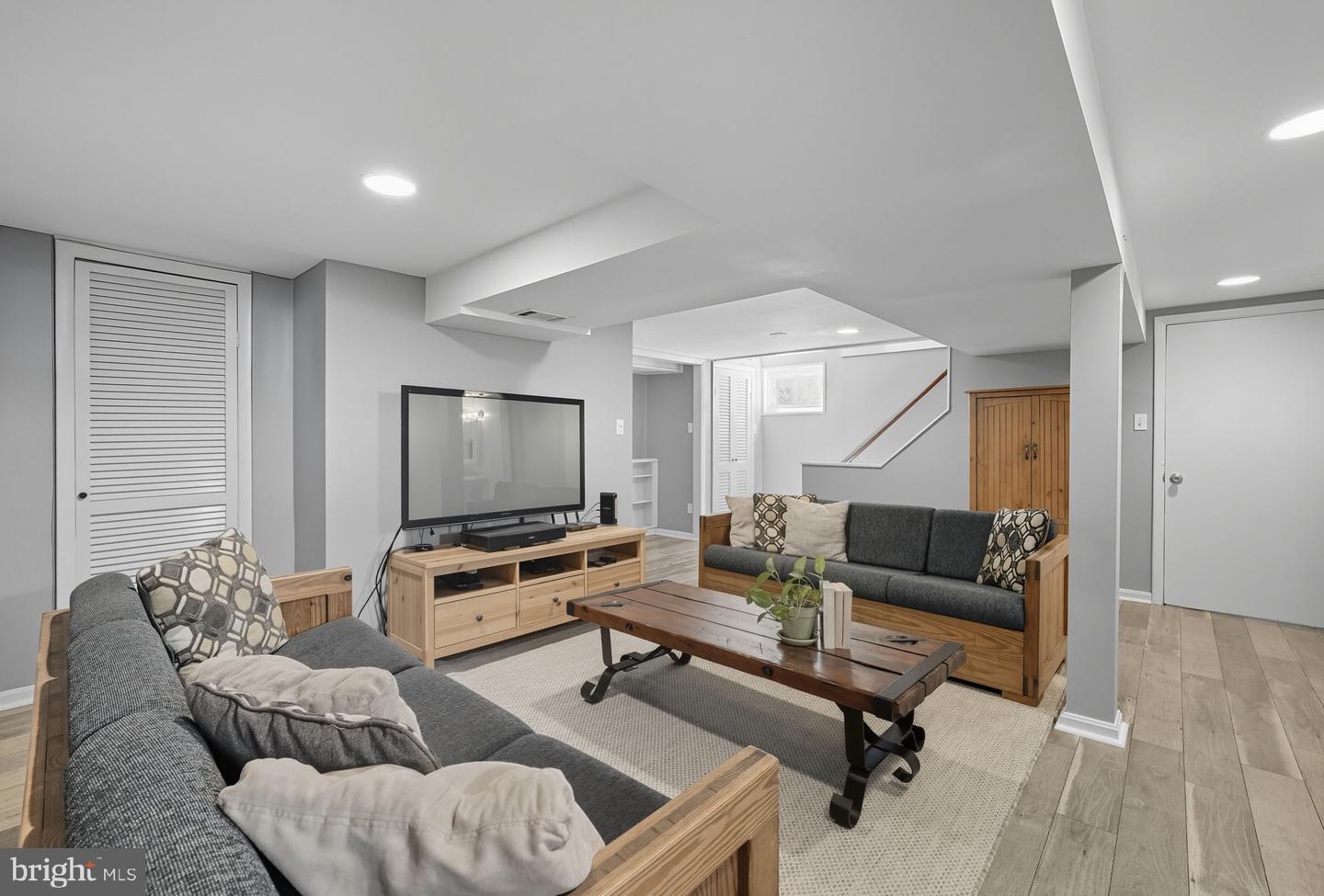 6316 26TH ST N, ARLINGTON, Virginia 22207, 3 Bedrooms Bedrooms, ,2 BathroomsBathrooms,Residential,For sale,6316 26TH ST N,VAAR2065010 MLS # VAAR2065010