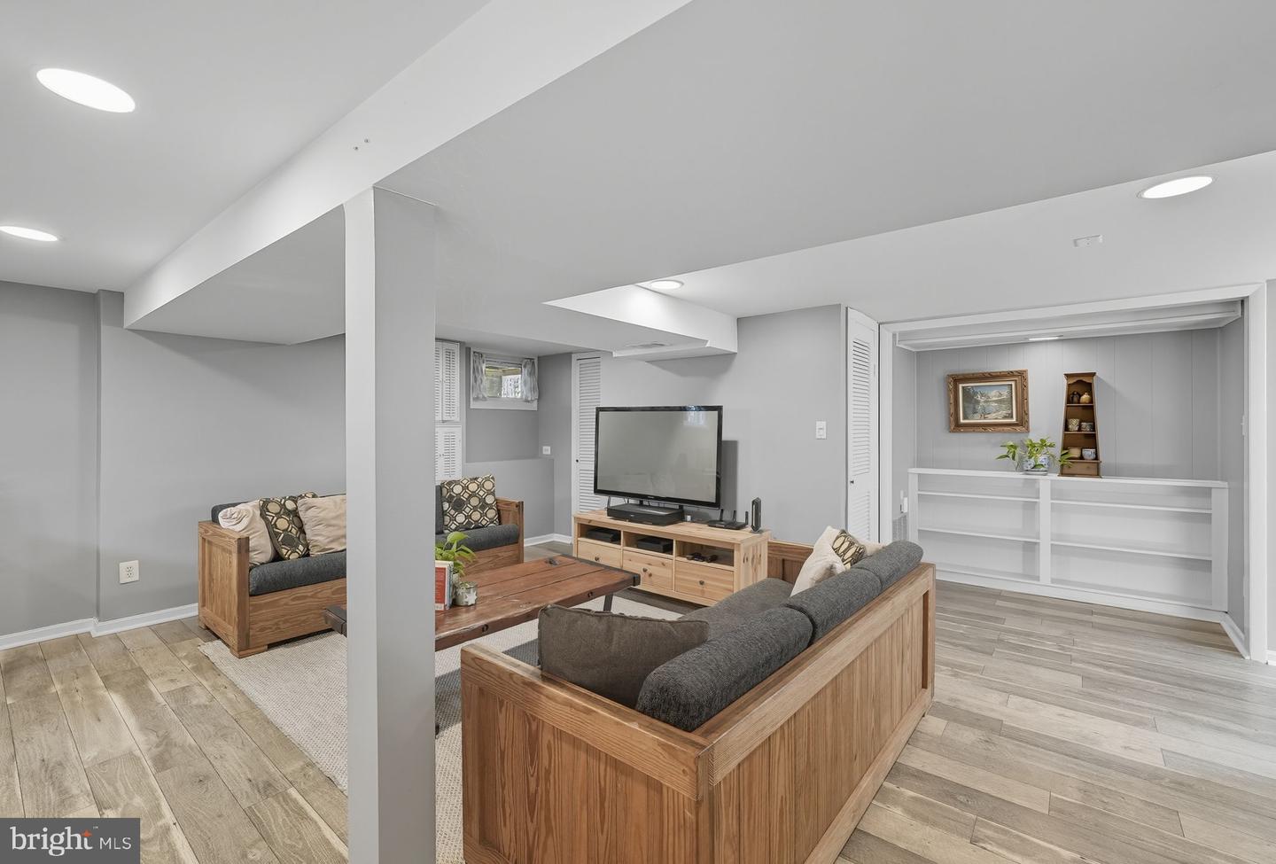6316 26TH ST N, ARLINGTON, Virginia 22207, 3 Bedrooms Bedrooms, ,2 BathroomsBathrooms,Residential,For sale,6316 26TH ST N,VAAR2065010 MLS # VAAR2065010