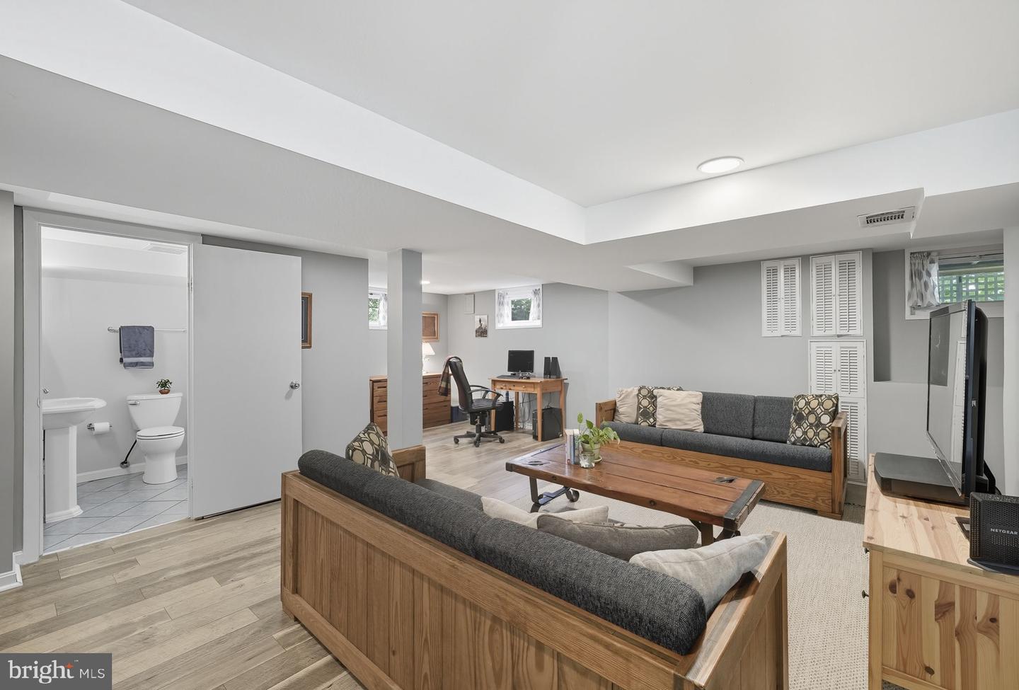6316 26TH ST N, ARLINGTON, Virginia 22207, 3 Bedrooms Bedrooms, ,2 BathroomsBathrooms,Residential,For sale,6316 26TH ST N,VAAR2065010 MLS # VAAR2065010