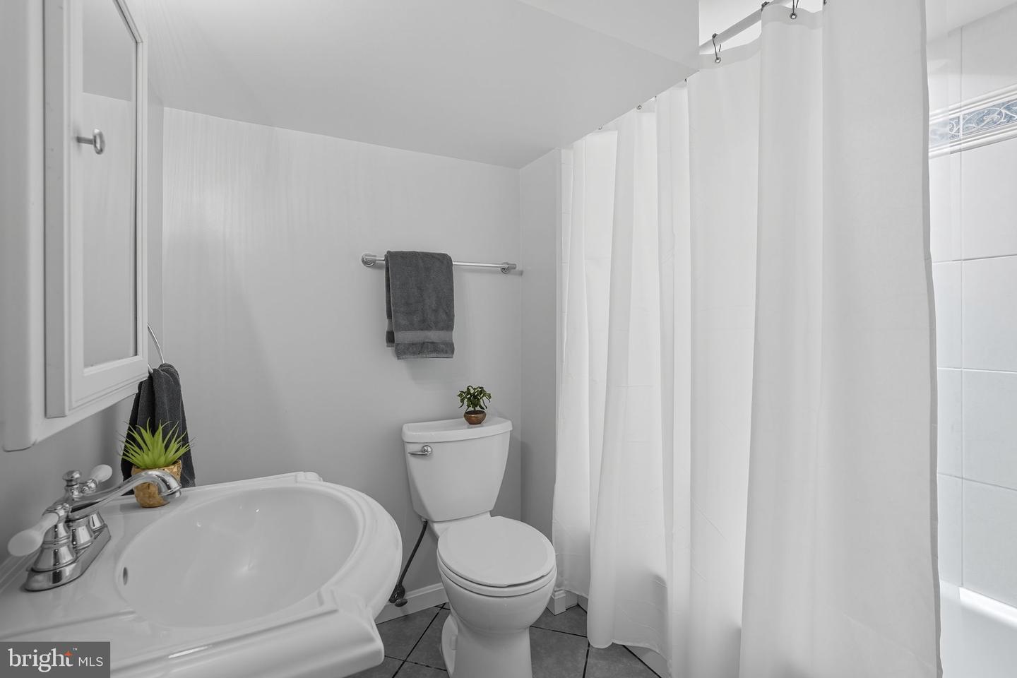 6316 26TH ST N, ARLINGTON, Virginia 22207, 3 Bedrooms Bedrooms, ,2 BathroomsBathrooms,Residential,For sale,6316 26TH ST N,VAAR2065010 MLS # VAAR2065010
