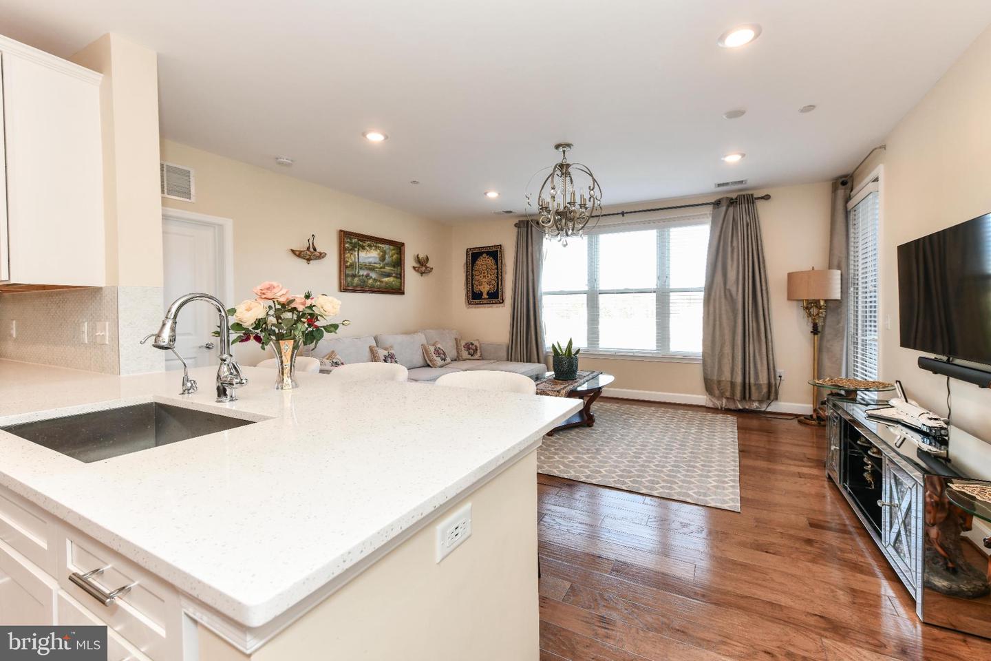 2960 VADEN DR #2-406, FAIRFAX, Virginia 22031, 2 Bedrooms Bedrooms, 4 Rooms Rooms,2 BathroomsBathrooms,Residential,For sale,2960 VADEN DR #2-406,VAFX2274800 MLS # VAFX2274800