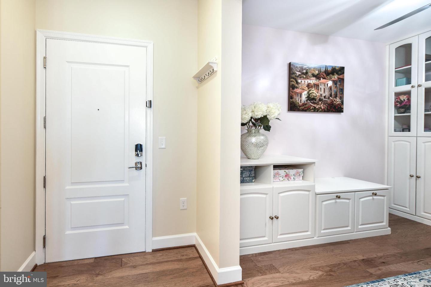 2960 VADEN DR #2-406, FAIRFAX, Virginia 22031, 2 Bedrooms Bedrooms, 4 Rooms Rooms,2 BathroomsBathrooms,Residential,For sale,2960 VADEN DR #2-406,VAFX2274800 MLS # VAFX2274800