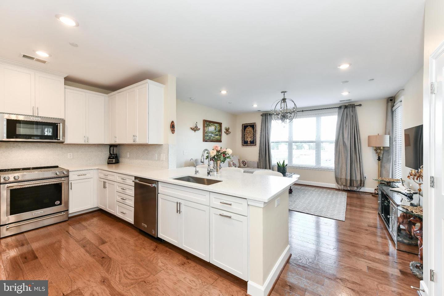 2960 VADEN DR #2-406, FAIRFAX, Virginia 22031, 2 Bedrooms Bedrooms, 4 Rooms Rooms,2 BathroomsBathrooms,Residential,For sale,2960 VADEN DR #2-406,VAFX2274800 MLS # VAFX2274800
