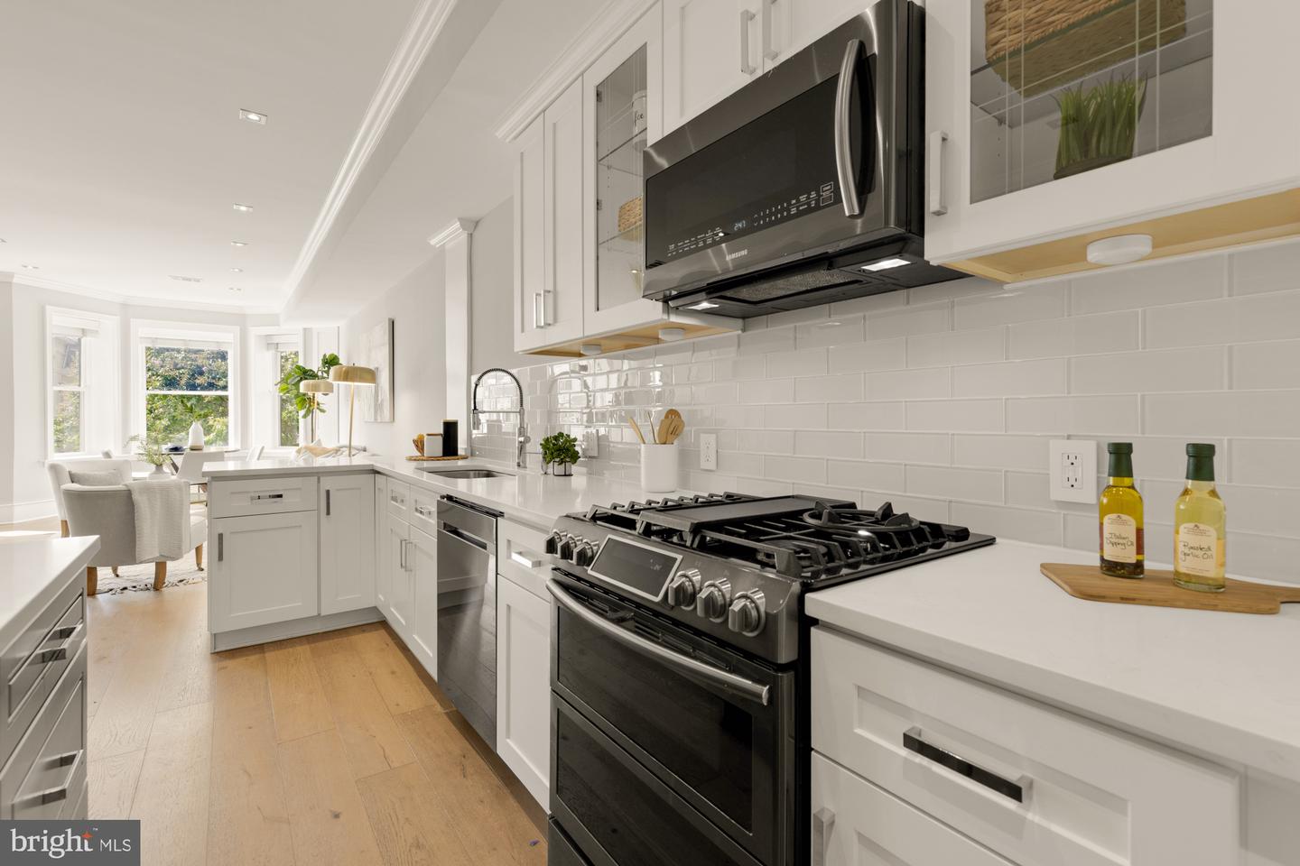 1735 1ST ST NW #2, WASHINGTON, District Of Columbia 20001, 3 Bedrooms Bedrooms, 6 Rooms Rooms,3 BathroomsBathrooms,Residential,For sale,1735 1ST ST NW #2,DCDC2227420 MLS # DCDC2227420
