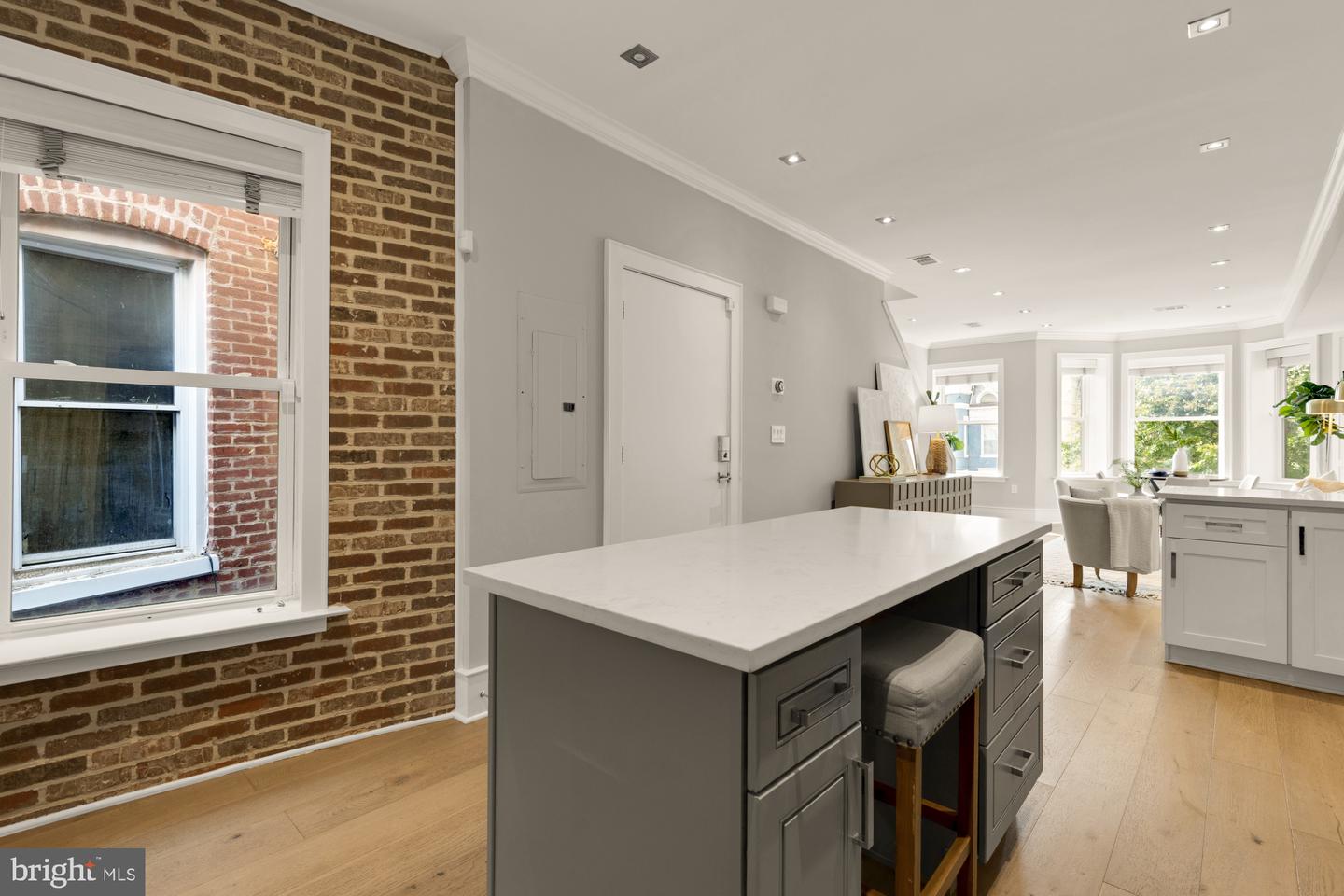 1735 1ST ST NW #2, WASHINGTON, District Of Columbia 20001, 3 Bedrooms Bedrooms, 6 Rooms Rooms,3 BathroomsBathrooms,Residential,For sale,1735 1ST ST NW #2,DCDC2227420 MLS # DCDC2227420