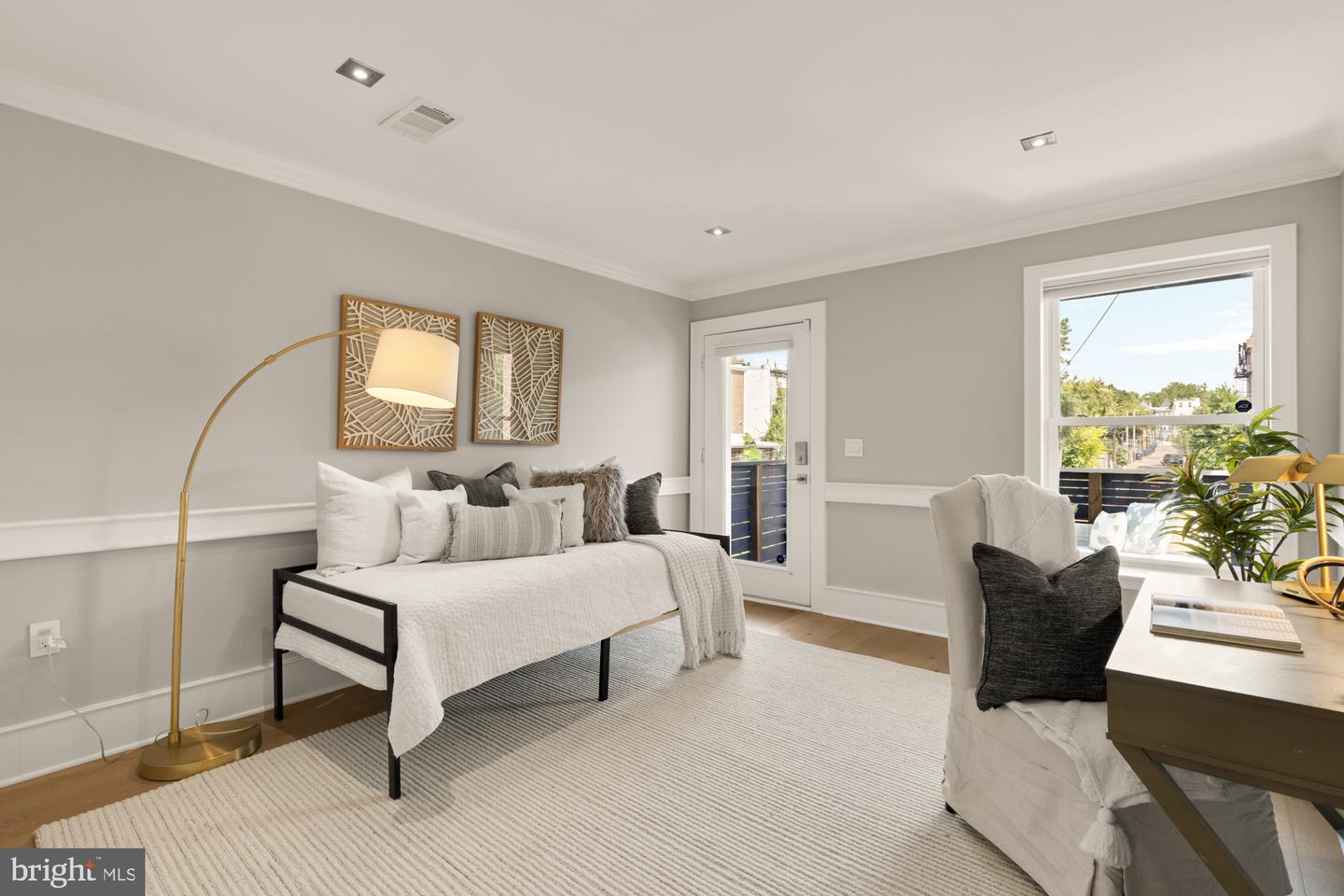 1735 1ST ST NW #2, WASHINGTON, District Of Columbia 20001, 3 Bedrooms Bedrooms, 6 Rooms Rooms,3 BathroomsBathrooms,Residential,For sale,1735 1ST ST NW #2,DCDC2227420 MLS # DCDC2227420