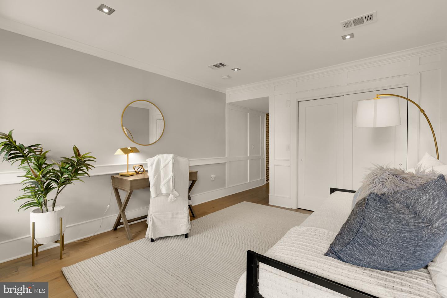 1735 1ST ST NW #2, WASHINGTON, District Of Columbia 20001, 3 Bedrooms Bedrooms, 6 Rooms Rooms,3 BathroomsBathrooms,Residential,For sale,1735 1ST ST NW #2,DCDC2227420 MLS # DCDC2227420