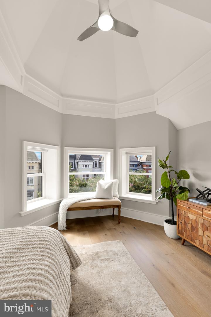 1735 1ST ST NW #2, WASHINGTON, District Of Columbia 20001, 3 Bedrooms Bedrooms, 6 Rooms Rooms,3 BathroomsBathrooms,Residential,For sale,1735 1ST ST NW #2,DCDC2227420 MLS # DCDC2227420
