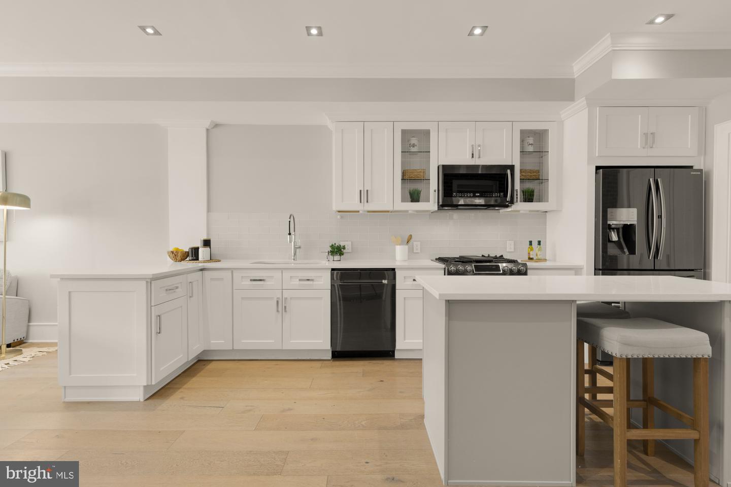 1735 1ST ST NW #2, WASHINGTON, District Of Columbia 20001, 3 Bedrooms Bedrooms, 6 Rooms Rooms,3 BathroomsBathrooms,Residential,For sale,1735 1ST ST NW #2,DCDC2227420 MLS # DCDC2227420