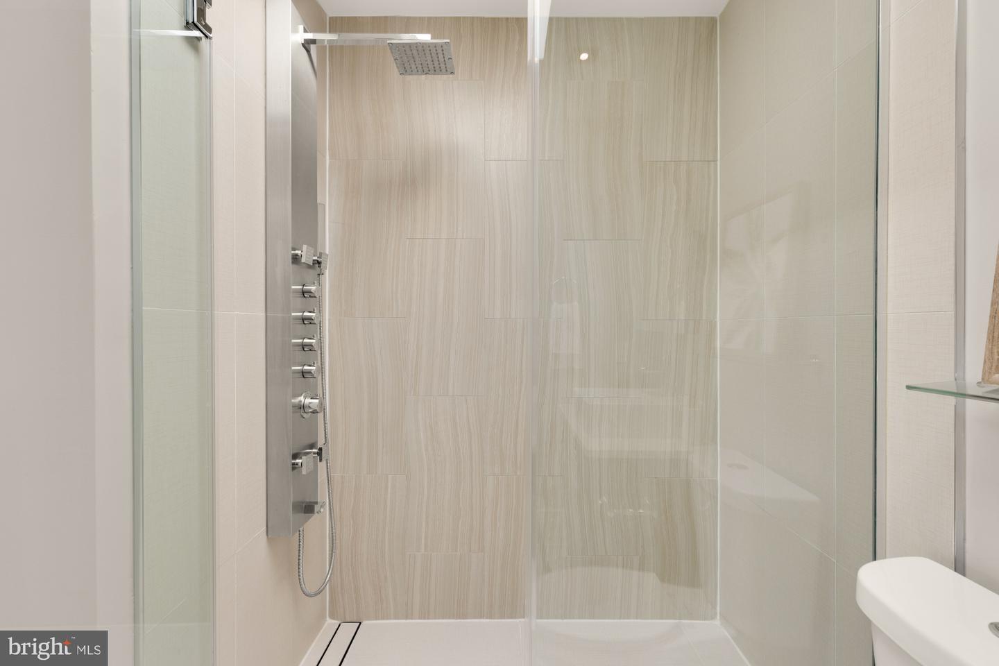 1735 1ST ST NW #2, WASHINGTON, District Of Columbia 20001, 3 Bedrooms Bedrooms, 6 Rooms Rooms,3 BathroomsBathrooms,Residential,For sale,1735 1ST ST NW #2,DCDC2227420 MLS # DCDC2227420