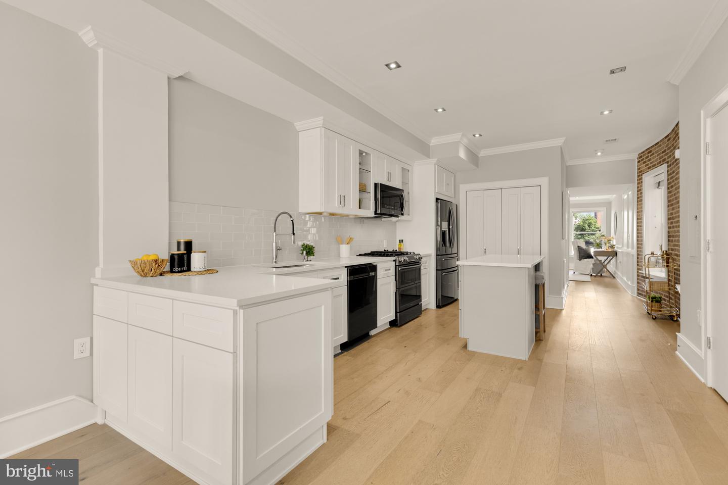 1735 1ST ST NW #2, WASHINGTON, District Of Columbia 20001, 3 Bedrooms Bedrooms, 6 Rooms Rooms,3 BathroomsBathrooms,Residential,For sale,1735 1ST ST NW #2,DCDC2227420 MLS # DCDC2227420