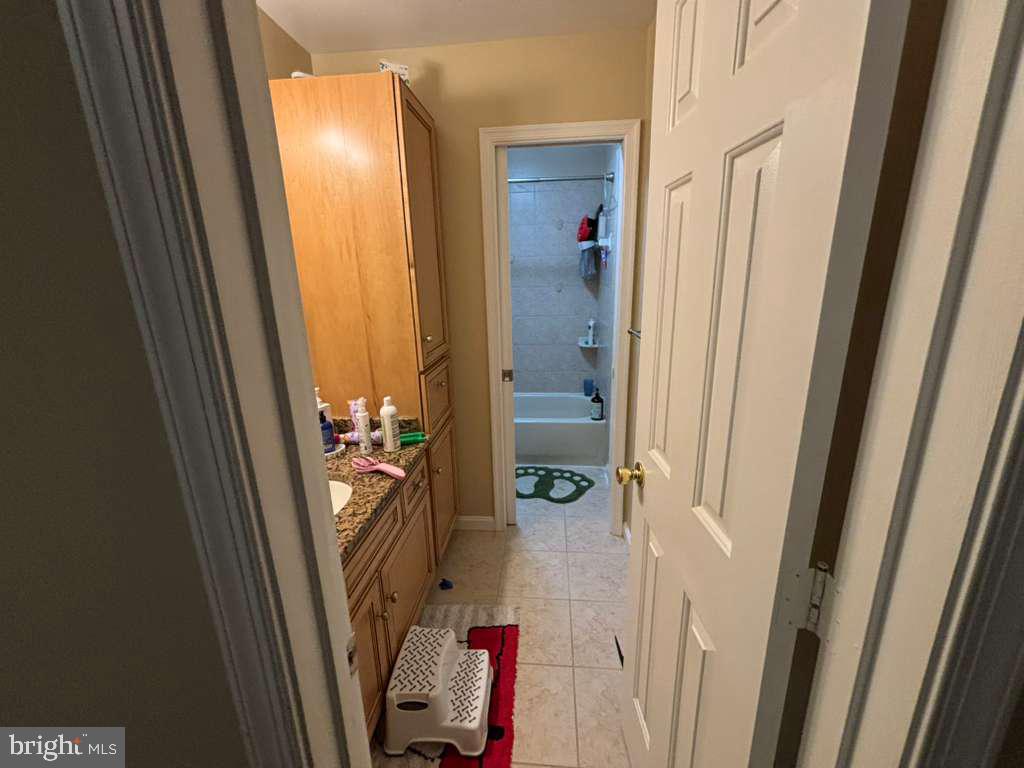 325 SANDY RIDGE RD, FREDERICKSBURG, Virginia 22405, 4 Bedrooms Bedrooms, 6 Rooms Rooms,3 BathroomsBathrooms,Residential,For sale,325 SANDY RIDGE RD,VAST2043558 MLS # VAST2043558