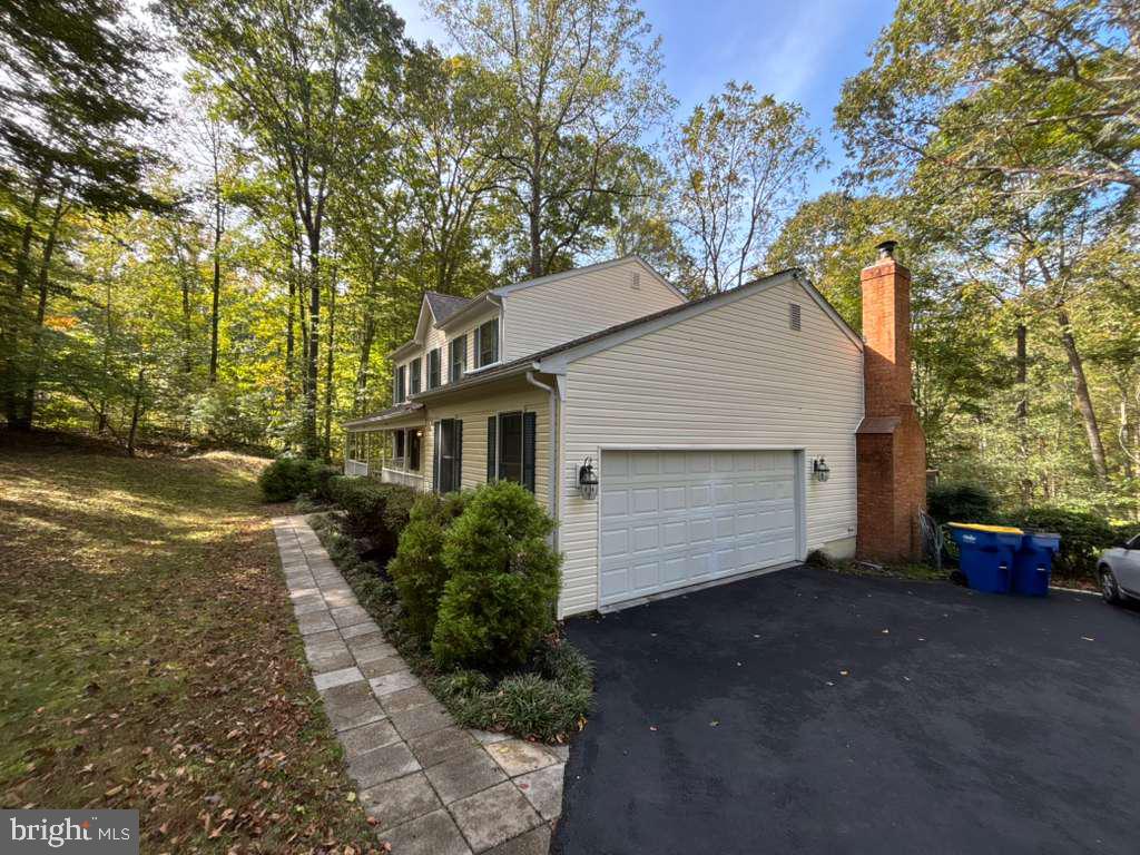 325 SANDY RIDGE RD, FREDERICKSBURG, Virginia 22405, 4 Bedrooms Bedrooms, 6 Rooms Rooms,3 BathroomsBathrooms,Residential,For sale,325 SANDY RIDGE RD,VAST2043558 MLS # VAST2043558