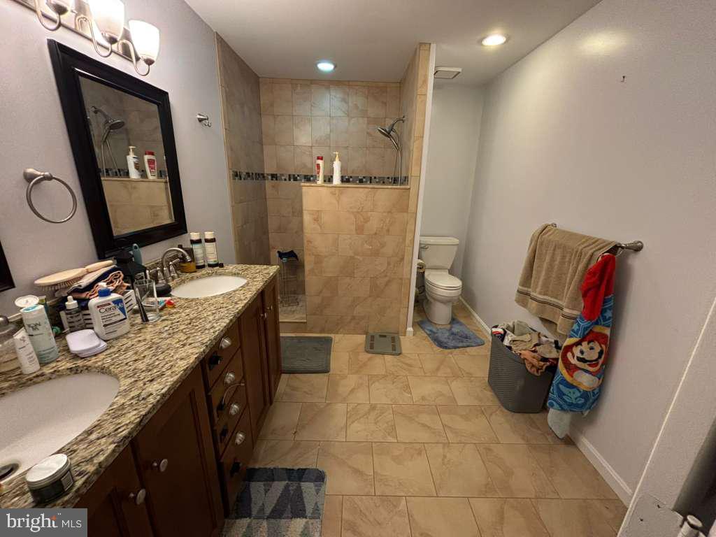 325 SANDY RIDGE RD, FREDERICKSBURG, Virginia 22405, 4 Bedrooms Bedrooms, 6 Rooms Rooms,3 BathroomsBathrooms,Residential,For sale,325 SANDY RIDGE RD,VAST2043558 MLS # VAST2043558