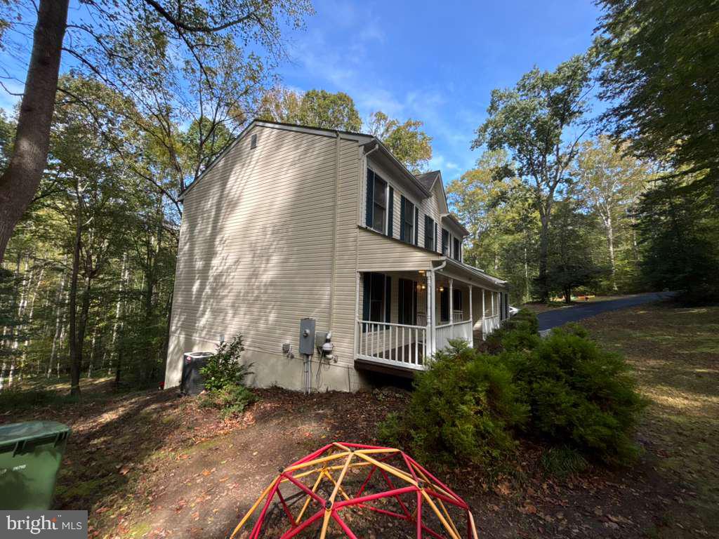 325 SANDY RIDGE RD, FREDERICKSBURG, Virginia 22405, 4 Bedrooms Bedrooms, 6 Rooms Rooms,3 BathroomsBathrooms,Residential,For sale,325 SANDY RIDGE RD,VAST2043558 MLS # VAST2043558