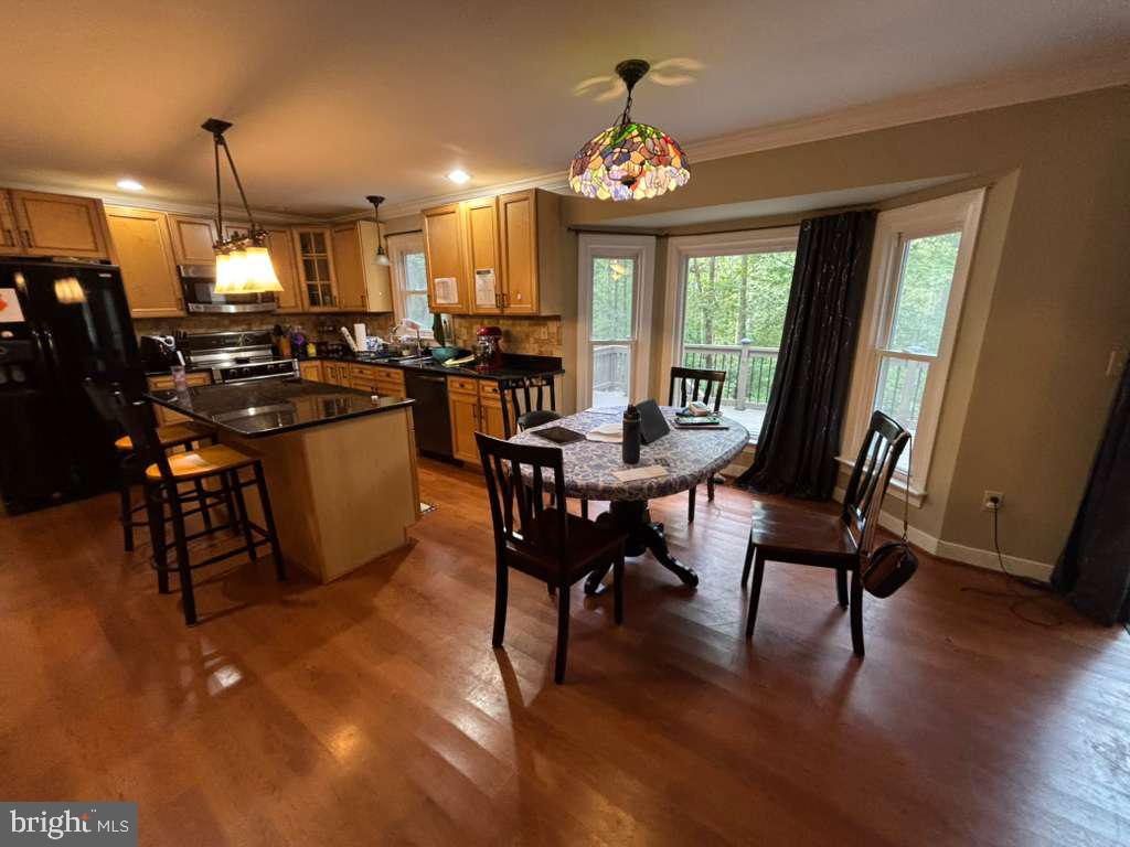 325 SANDY RIDGE RD, FREDERICKSBURG, Virginia 22405, 4 Bedrooms Bedrooms, 6 Rooms Rooms,3 BathroomsBathrooms,Residential,For sale,325 SANDY RIDGE RD,VAST2043558 MLS # VAST2043558