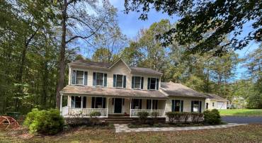 325 SANDY RIDGE RD, FREDERICKSBURG, Virginia 22405, 4 Bedrooms Bedrooms, 6 Rooms Rooms,3 BathroomsBathrooms,Residential,For sale,325 SANDY RIDGE RD,VAST2043558 MLS # VAST2043558