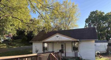 924 BOLLING AVE, CHARLOTTESVILLE, Virginia 22902, 2 Bedrooms Bedrooms, ,1 BathroomBathrooms,Residential,For sale,924 BOLLING AVE,670090 MLS # 670090
