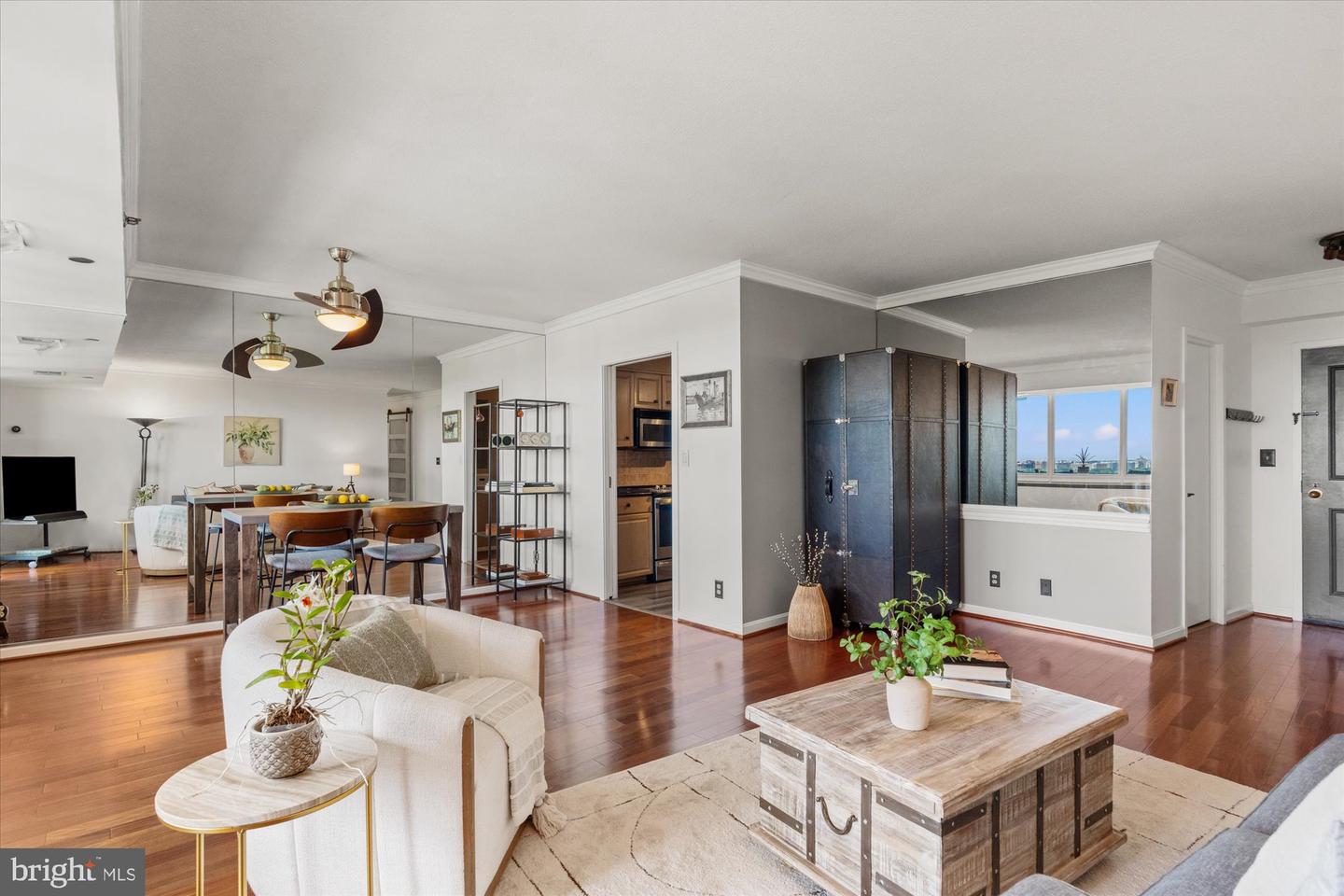 1805 CRYSTAL DR #1011S, ARLINGTON, Virginia 22202, 2 Bedrooms Bedrooms, ,2 BathroomsBathrooms,Residential,For sale,1805 CRYSTAL DR #1011S,VAAR2065026 MLS # VAAR2065026