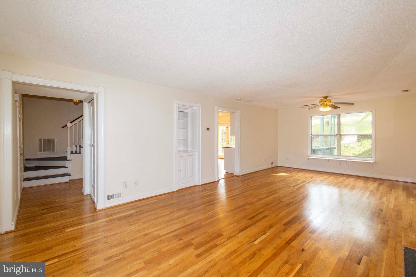 656 ROCKY KNOLL ARCH, CULPEPER, Virginia 22701, 4 Bedrooms Bedrooms, ,2 BathroomsBathrooms,Residential,For sale,656 ROCKY KNOLL ARCH,VACU2011814 MLS # VACU2011814