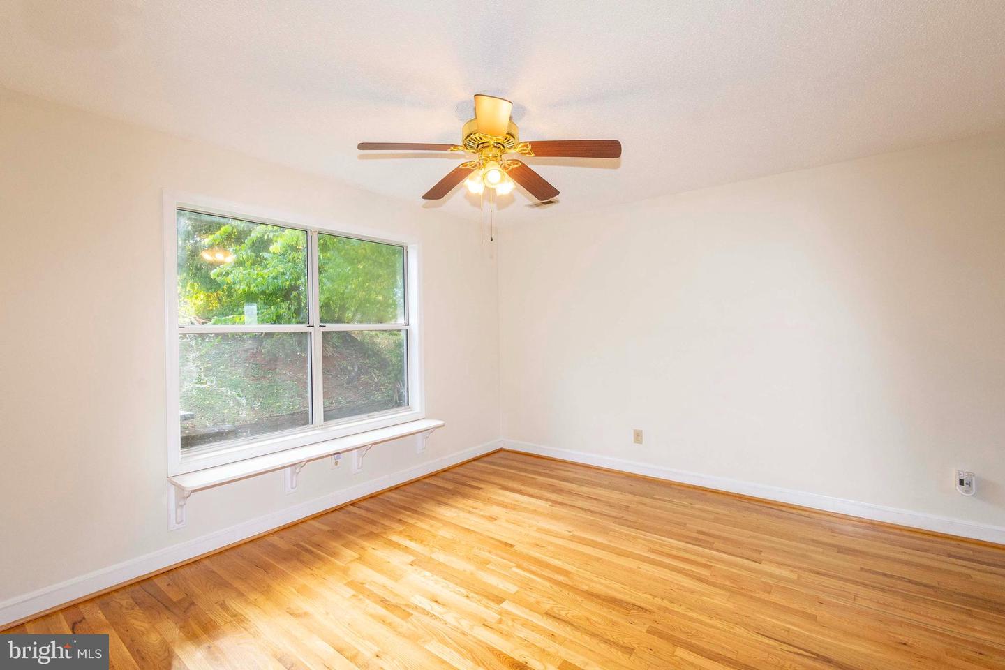 656 ROCKY KNOLL ARCH, CULPEPER, Virginia 22701, 4 Bedrooms Bedrooms, ,2 BathroomsBathrooms,Residential,For sale,656 ROCKY KNOLL ARCH,VACU2011814 MLS # VACU2011814