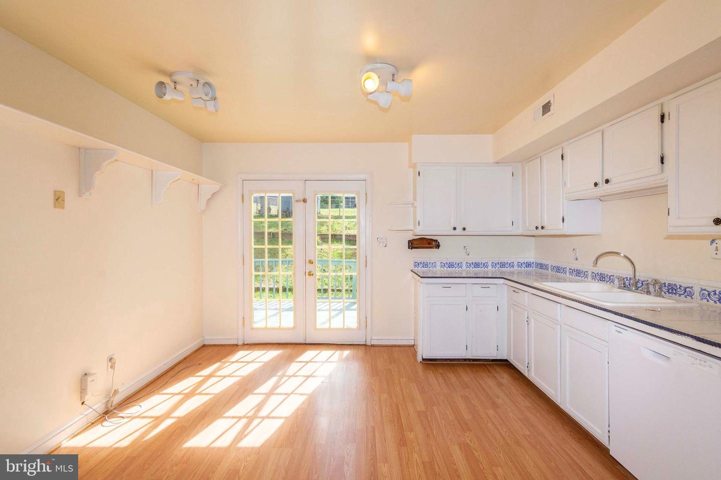 656 ROCKY KNOLL ARCH, CULPEPER, Virginia 22701, 4 Bedrooms Bedrooms, ,2 BathroomsBathrooms,Residential,For sale,656 ROCKY KNOLL ARCH,VACU2011814 MLS # VACU2011814