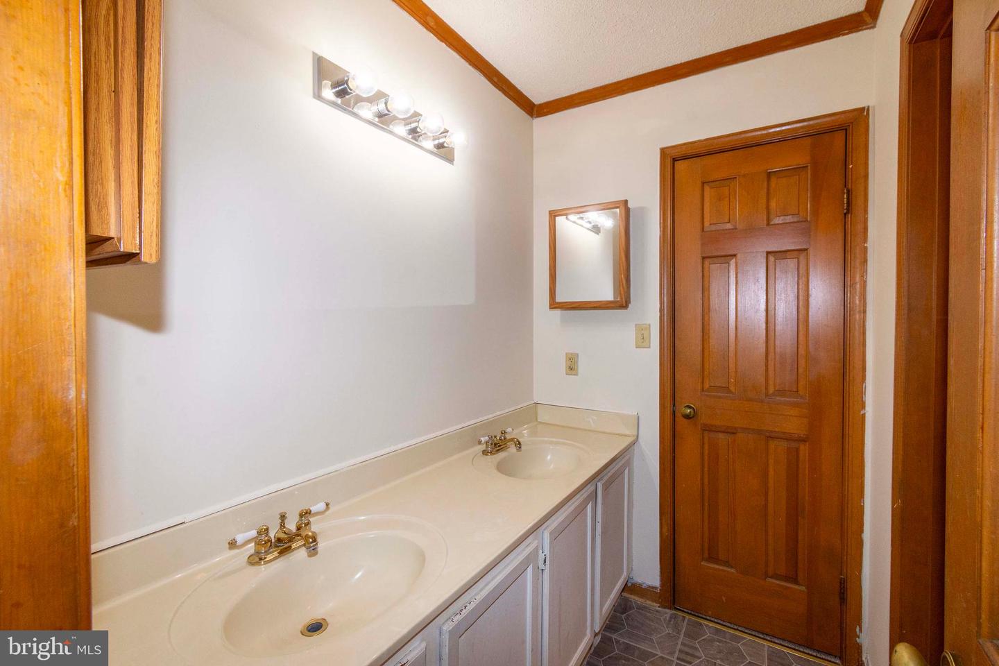 656 ROCKY KNOLL ARCH, CULPEPER, Virginia 22701, 4 Bedrooms Bedrooms, ,2 BathroomsBathrooms,Residential,For sale,656 ROCKY KNOLL ARCH,VACU2011814 MLS # VACU2011814