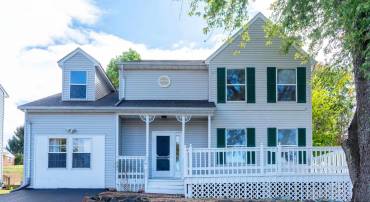 656 ROCKY KNOLL ARCH, CULPEPER, Virginia 22701, 4 Bedrooms Bedrooms, ,2 BathroomsBathrooms,Residential,For sale,656 ROCKY KNOLL ARCH,VACU2011814 MLS # VACU2011814