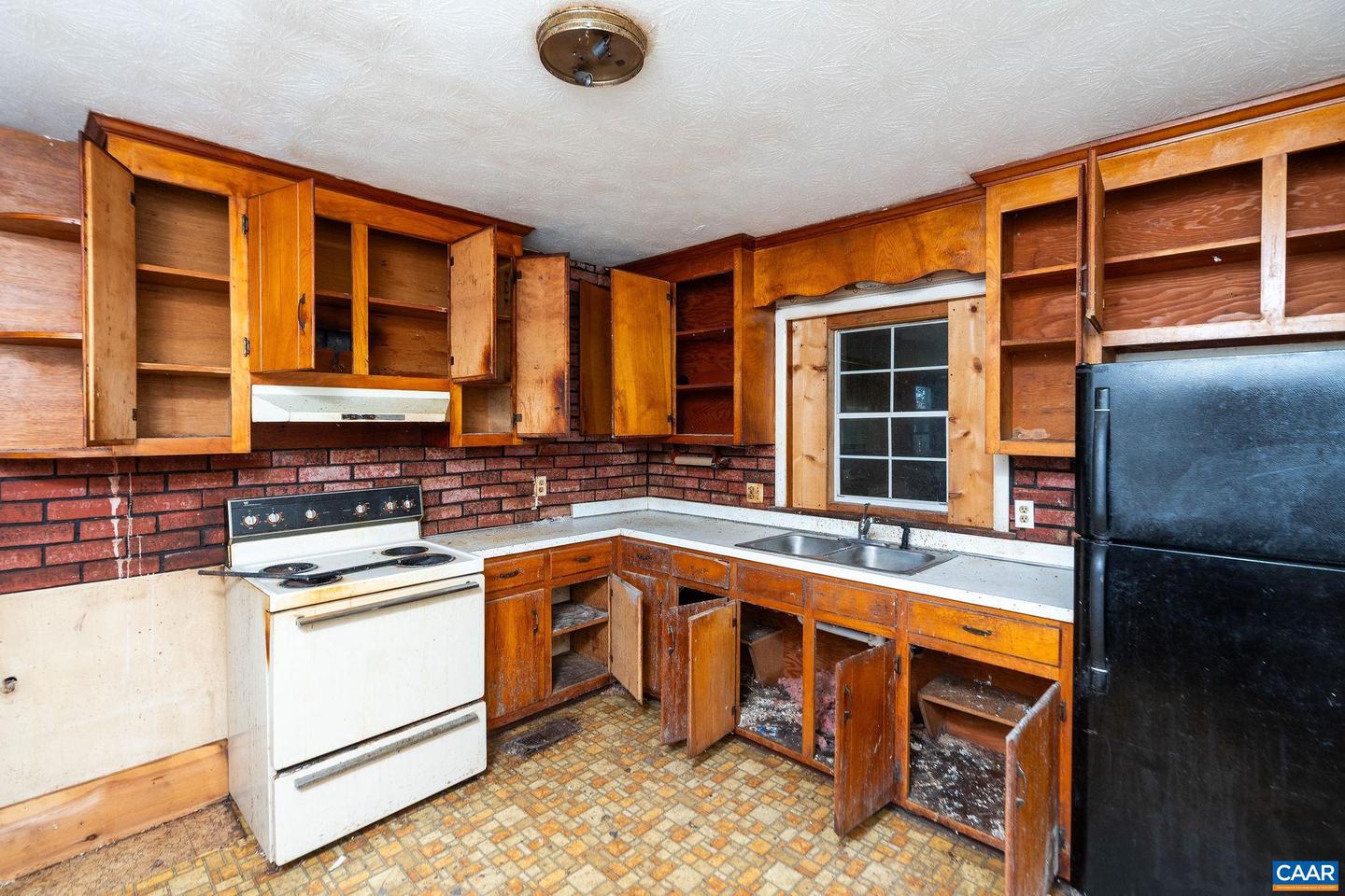 74 KINGSWOOD CT, LYNDHURST, Virginia 22952, 3 Bedrooms Bedrooms, ,1 BathroomBathrooms,Residential,For sale,74 KINGSWOOD CT,670094 MLS # 670094