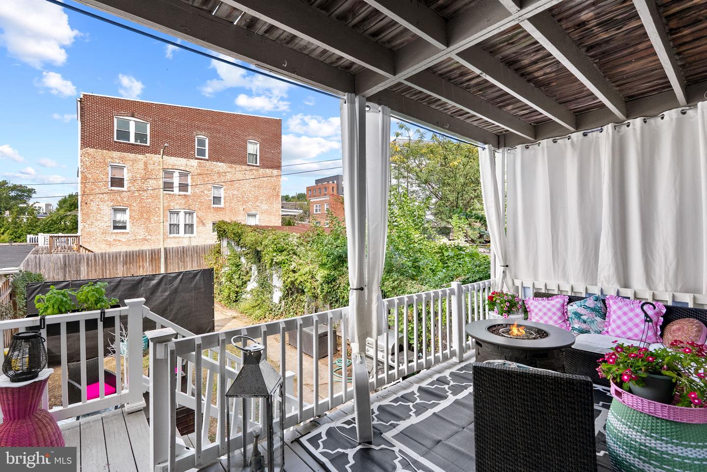 939 15TH ST SE, WASHINGTON, District Of Columbia 20003, 3 Bedrooms Bedrooms, ,1 BathroomBathrooms,Residential,For sale,939 15TH ST SE,DCDC2227486 MLS # DCDC2227486