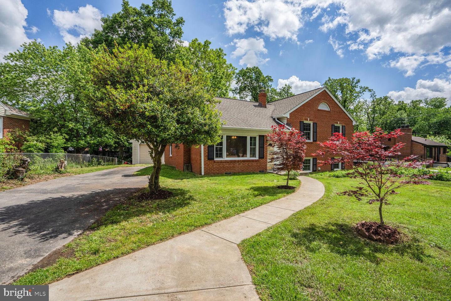 7039 CALAMO ST, SPRINGFIELD, Virginia 22150, 4 Bedrooms Bedrooms, ,2 BathroomsBathrooms,Residential,For sale,7039 CALAMO ST,VAFX2239406 MLS # VAFX2239406
