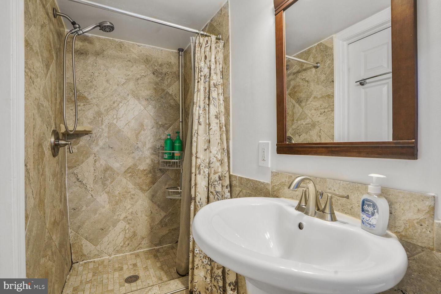 7039 CALAMO ST, SPRINGFIELD, Virginia 22150, 4 Bedrooms Bedrooms, ,2 BathroomsBathrooms,Residential,For sale,7039 CALAMO ST,VAFX2239406 MLS # VAFX2239406