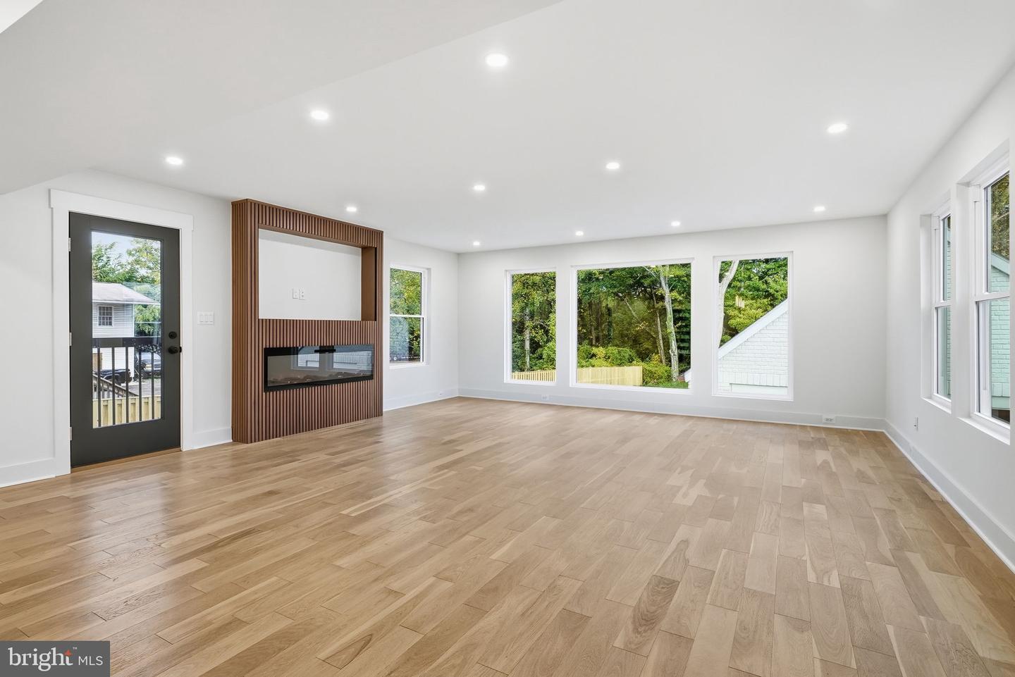 2919 FAIRHILL RD, FAIRFAX, Virginia 22031, 6 Bedrooms Bedrooms, ,4 BathroomsBathrooms,Residential,For sale,2919 FAIRHILL RD,VAFX2224458 MLS # VAFX2224458