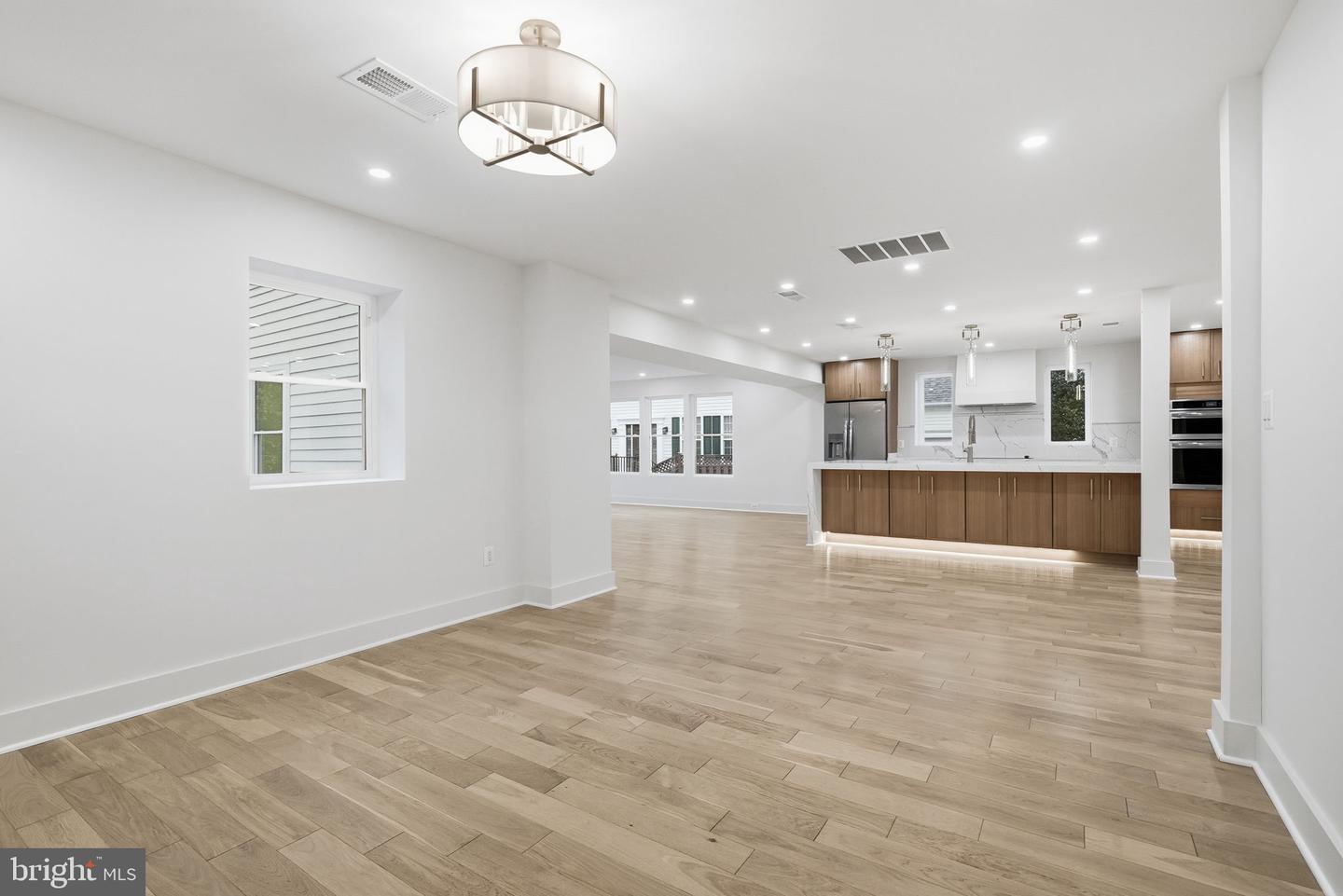 2919 FAIRHILL RD, FAIRFAX, Virginia 22031, 6 Bedrooms Bedrooms, ,4 BathroomsBathrooms,Residential,For sale,2919 FAIRHILL RD,VAFX2224458 MLS # VAFX2224458