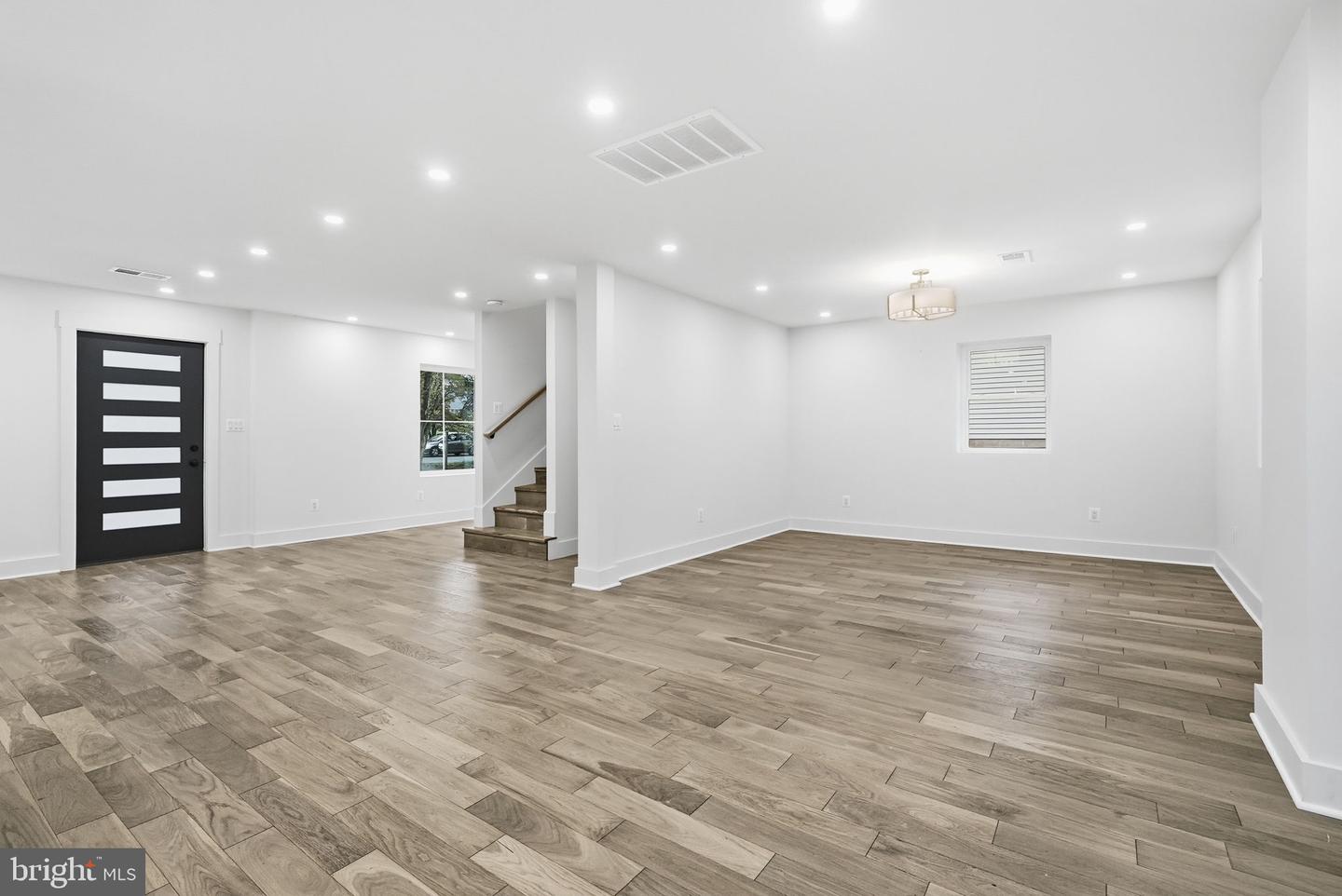2919 FAIRHILL RD, FAIRFAX, Virginia 22031, 6 Bedrooms Bedrooms, ,4 BathroomsBathrooms,Residential,For sale,2919 FAIRHILL RD,VAFX2224458 MLS # VAFX2224458