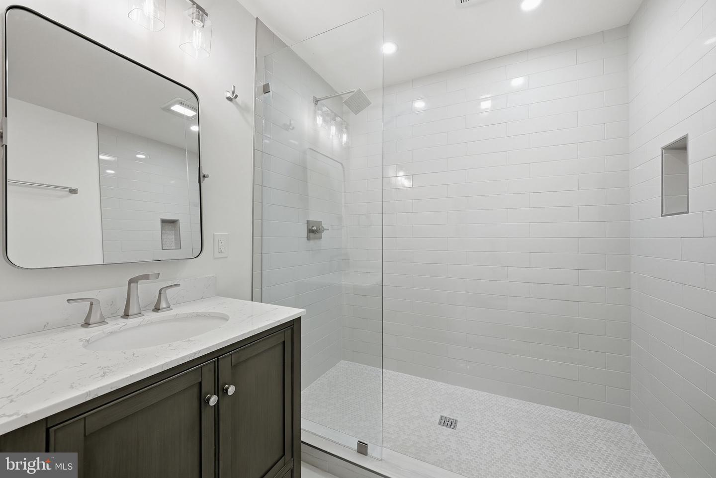 2919 FAIRHILL RD, FAIRFAX, Virginia 22031, 6 Bedrooms Bedrooms, ,4 BathroomsBathrooms,Residential,For sale,2919 FAIRHILL RD,VAFX2224458 MLS # VAFX2224458