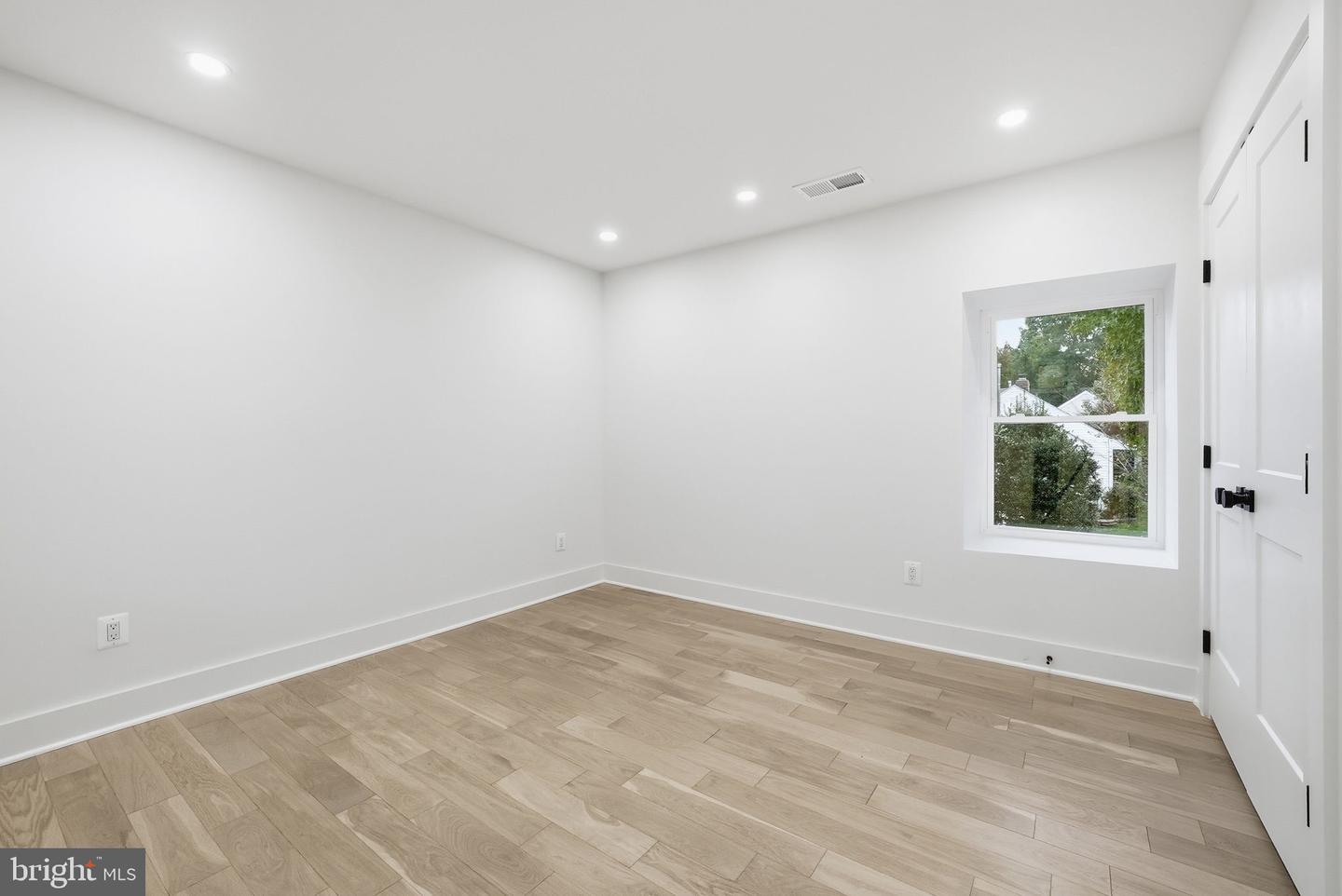 2919 FAIRHILL RD, FAIRFAX, Virginia 22031, 6 Bedrooms Bedrooms, ,4 BathroomsBathrooms,Residential,For sale,2919 FAIRHILL RD,VAFX2224458 MLS # VAFX2224458